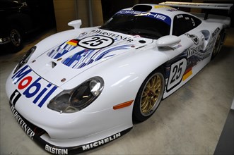 Deutsches Automuseum Langenburg, A white Porsche sports car with Le Mans style and advertising