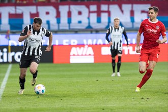 Football match, Joe SCALLY Borussia Moenchengladbach left in a sprint with the ball, Marvin