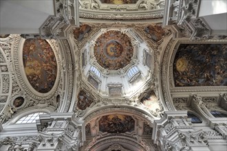 St Stephan Cathedral, Passau, View into the dome of a church with angel depictions and frescoes in