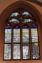 Dom St. Kilian, St.-Kilians-Dom, Wuerzburg, Large modern stained glass window with an abstract