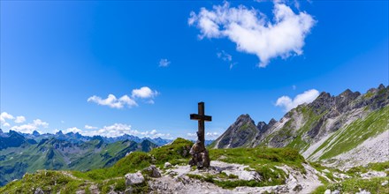 Mountain cross, Koblat am Laufbichelsee, Allgaeu Alps, Allgaeu, Bavaria, Germany, Europe