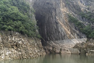 Cruise ship on the Yangtze River, Hubei Province, China, Asia, Breathtaking rock formation with