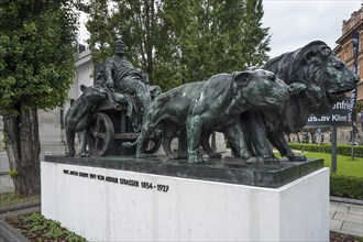 Marc Anton, sculpture by Arthur Strasser, 1854-1927, in front of the exhibition centre of the