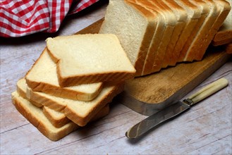 Toast, slices of toast with knife