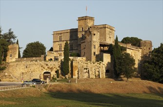 15th century castle of Lourarin, Lourmarin, Parc Naturel Regional du Luberon, Vaucluse, Provence,