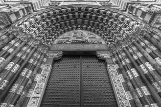 Main portal of San Lorenzo Cathedral, Piazza San Lorenzo, Genoa, Italy, Europe