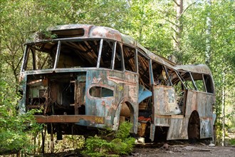 Old bus, scrap car, car graveyard Kyrkoe Mosse, Ryd, Tingsryd, Kronobergs laen, Sweden, Europe