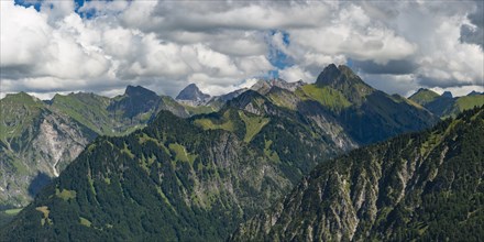 Mountain panorama from Soellereck to Hoefats, 2259m, Allgaeu Alps, Allgaeu, Bavaria, Germany,