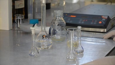 Laboratory glassware and equipment for scientific research and development in clinical laboratory
