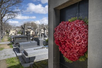 Heart of roses, Montparnasse Cemetery, Paris, France, Europe