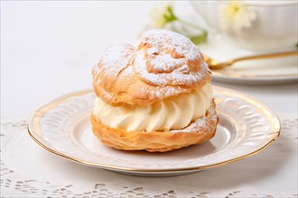 Cream puff pastry on plate. KI generiert, generiert, AI generated