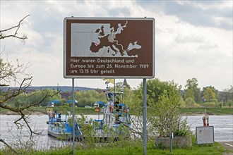 Sign indicating that Germany was divided here until 26 November 1989, Elbfaehre, Neu Bleckede,
