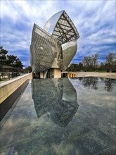 Paris 16e arr, The modern architecture of Louis Vuitton Foundation by Frank Gehry. Ile de France,
