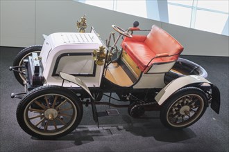 Daimler Phoenix 23 hp racing car from 1900, Mercedes-Benz Museum, Stuttgart, Baden-Wuerttemberg,