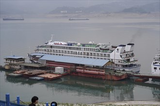 Cruise ship on the Yangtze River, Yichang, Hubei Province, China, Asia, A river cruise ship moored