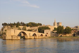 Pont Saint Benezet bridge, Palais des Papes and Notre-Dame des Doms cathedral, Avignon, Vaucluse,