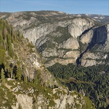View from Glacier Point into the Yosemite Valley, Yosemite National Park, California, United