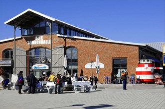 List, harbour, Sylt, North Frisian island, Lively atmosphere in front of a cafe in a brick building