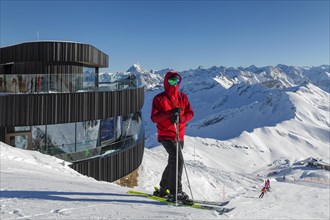 Skiers at the Nebelhorn summit (2224m), Oberstdorf, Allgaeu, Swabia, Bavaria, Germany, Oberstdorf,