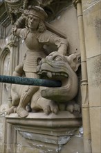 Dragon slayer motif on the fish fountain, fountain, market fountain, old town, market square,