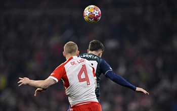 Header duel duel action Matthijs de Ligt FC Bayern Muenchen FCB (04) against Kai Havertz FC Arsenal