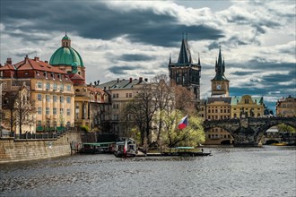 Sightseeing, city tour, boat trip, Old Town, Charles Bridge Prague, statues of saints, Vltava,