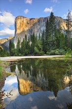 El Capitan, and Merced River, Yosemite National Park, California, United States, USA, Yosemite