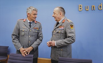 (R-L) General Carsten Breuer, Inspector General of the Bundeswehr, and Lieutenant General Alexander