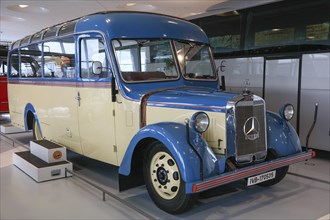 Mercedes-Benz O 2600 all-weather coach from the 1930s, Mercedes-Benz Museum, Stuttgart,