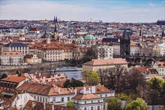 Sightseeing, city tour, boat trip, church, Prague Old Town, Charles Bridge, statues of saints,