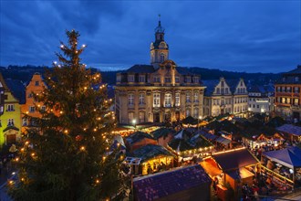 Christmas market on the market square with town hall, Schwaebisch Hall, Baden-Wuerttemberg,
