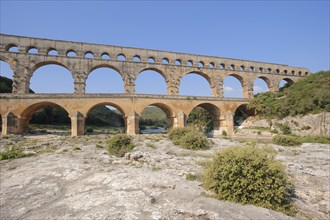 Pont du Gard, Roman aqueduct over the River Gardon, Vers-Pont-du-Gard, Languedoc-Roussillon, South