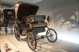 Daimler Riemenwagen Vis-a-vis, Mercedes-Benz Museum, Stuttgart, Baden-Wuerttemberg, Germany, Europe