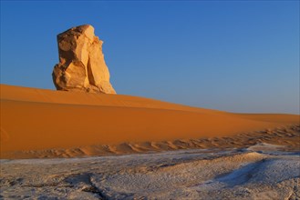 Egypt, White Desert, bizarre sandstone cliffs, Middle East, Africa