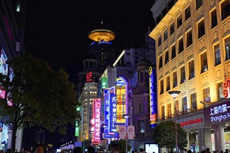 Evening stroll through Shanghai to the sights, Shanghai, Urban scene at night with illuminated