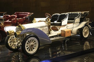 Mercedes 75 hp double phaeton, the first series-produced automobile from