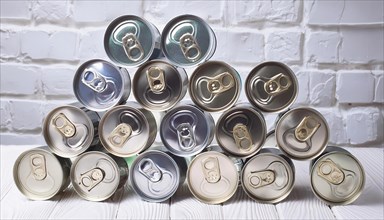 Symbol photo, many empty cans on a white background, AI generated, AI generated