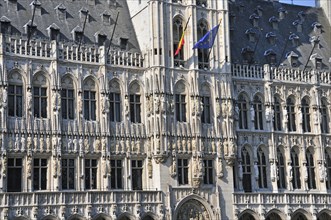 Decorated with numerous sculptures: City Hall, Grand Place, Brussels, Belgium, Benelux, Europe