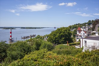 Lighthouse on the Elbe with villas, Blankenese district, Hamburg, Germany, Europe