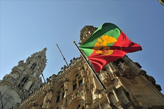 Flag of Brussels at the town hall, Grand Place, UNESCO World Heritage Site, Brussels, Belgium,