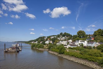 Suellberg with Elbufer with villas and residential buildings, Blankenese district, Hamburg,