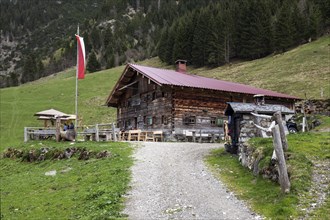 Naturalpe Gemstel-Schoenesboden-Alpe, Gemsteltal, Mittelberg, Kleinwalsertal, Vorarlberg, Allgaeu