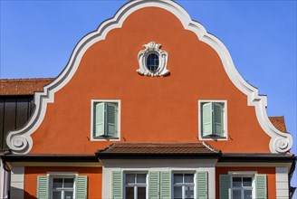 Red facade with tail gable, Kaufbeuern, Allgaeu, Swabia, Bavaria, Germany, Europe