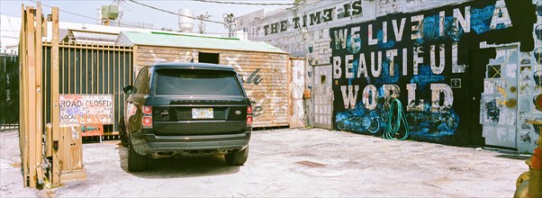 Wynwood Walls Graffiti, Range Rover, Wynwood, Miami, Florida, USA, North America