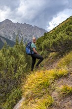 Hiker, Green Mountain Valley, Chong Kyzyl Suu Valley, Terskey Ala Too, Tien-Shan Mountains,