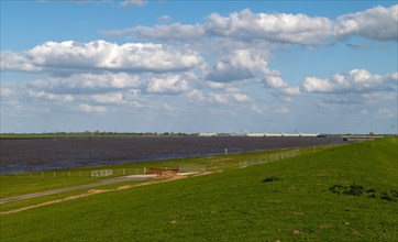 Dyke to the Ems at Pogum, view upstream, municipality of Jemgum, behind the Ems barrage Gandersum,