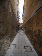 Narrow alley in the old town centre, Sassari, Sardinia, Italy, Europe