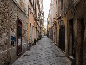 Narrow alley in the old town centre, Sassari, Sardinia, Italy, Europe