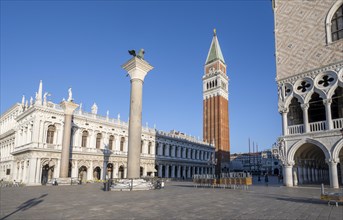 Doge's Palace and Campanile bell tower in Piazetta San Marco, Colonna di San Marco and Colonna di