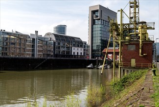 Historic grain silo/warehouse Paul Lamers KG, next to it on the left high-rise dock, in the